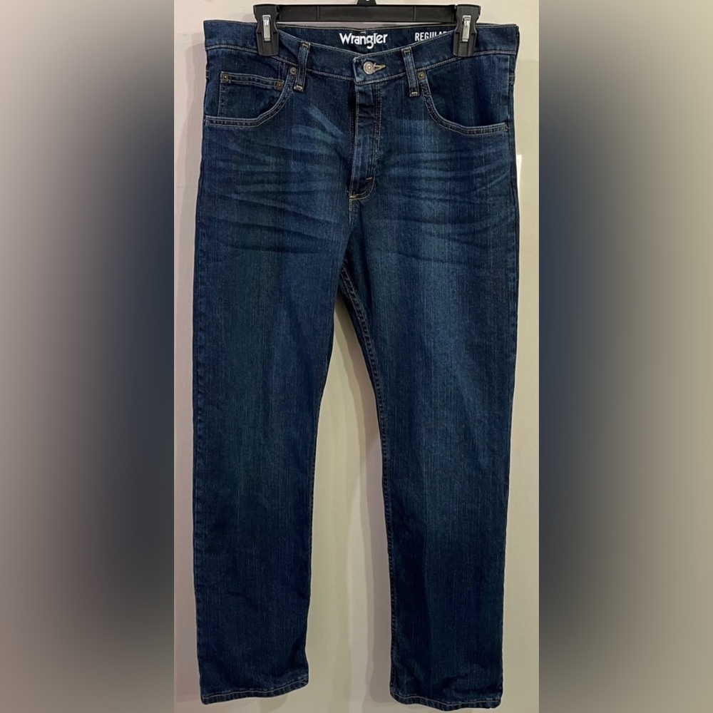 MENS WRANGLER JEANS-REGULAR FIT- 33x32- dark‎ wash